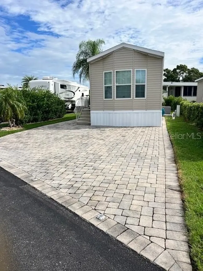 2414 Limewood Avenue Clermont FL 34714