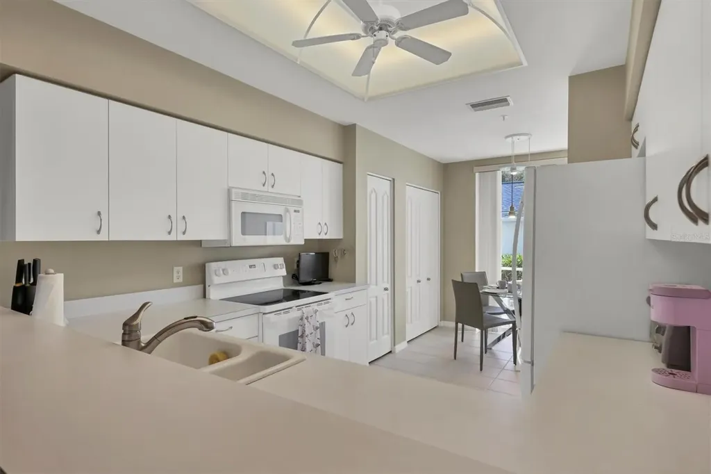 9470 High Gate Drive Sarasota FL 34238