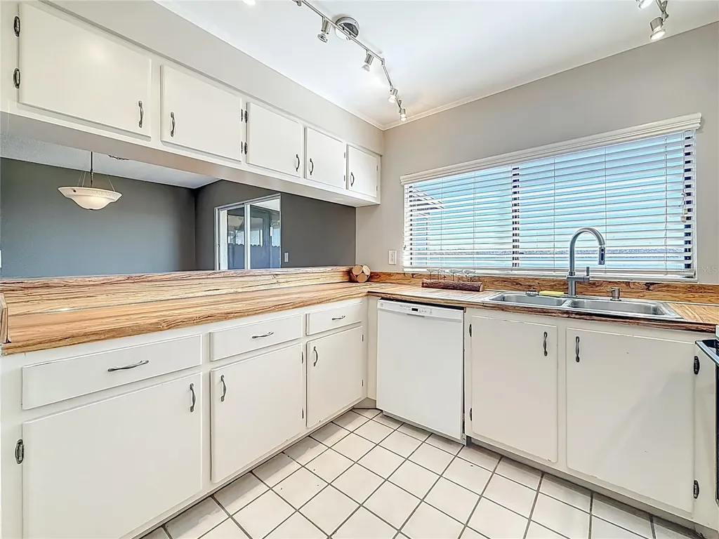 9209 Seminole Boulevard Seminole FL 33772