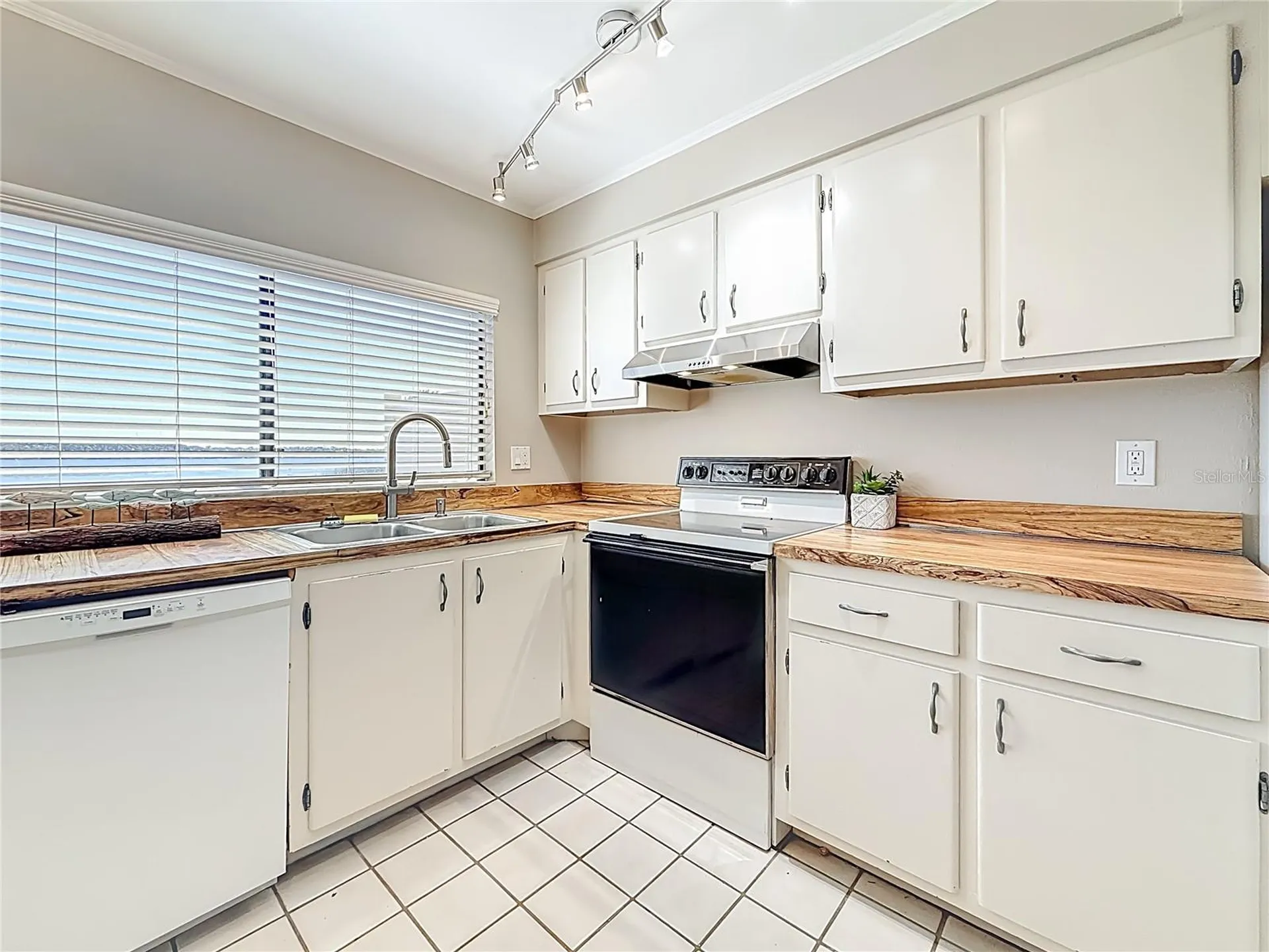 9209 Seminole Boulevard Seminole FL 33772