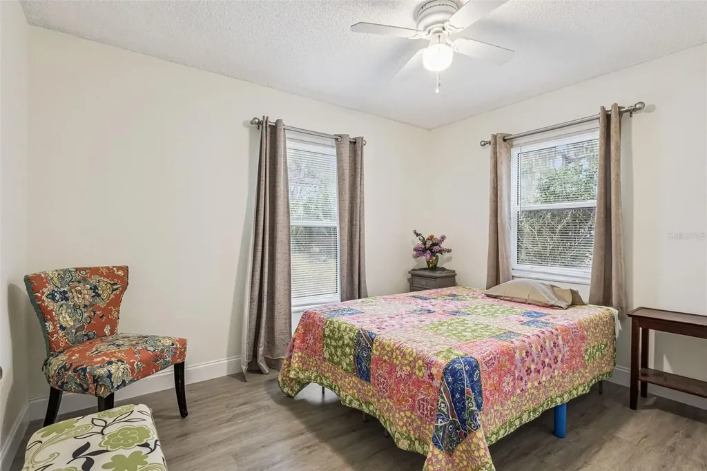 690 E Jackson Avenue Mount Dora FL 32757
