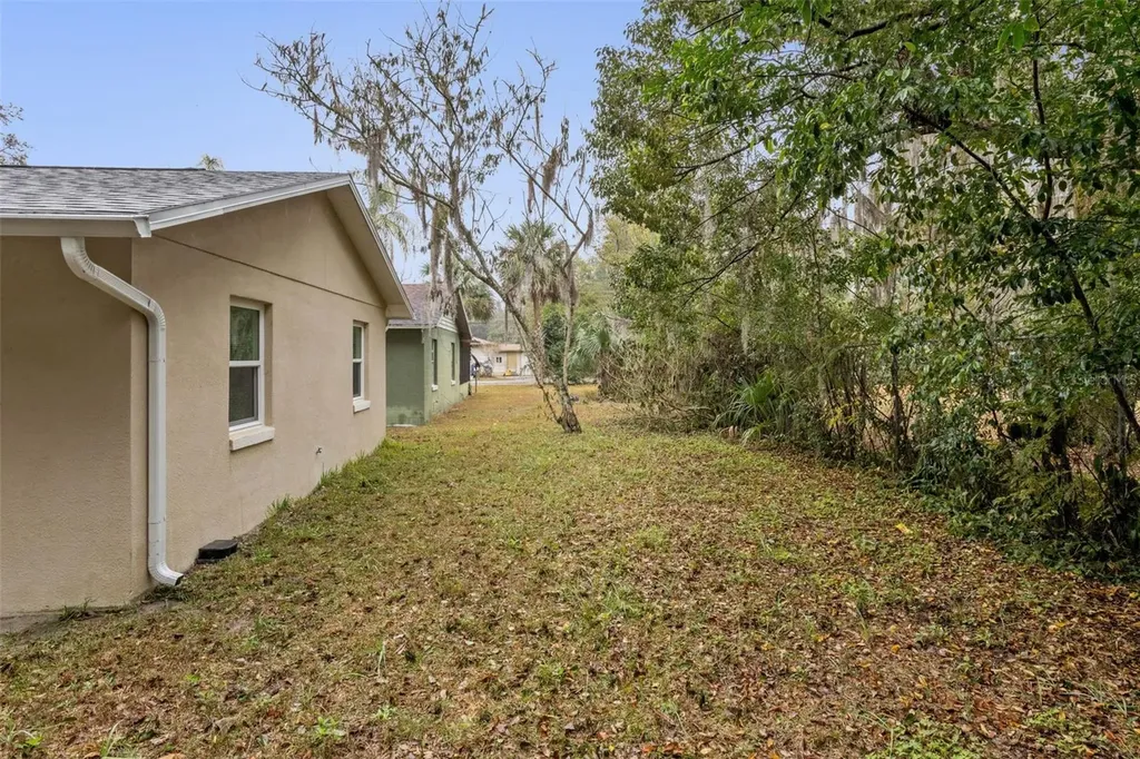 690 E Jackson Avenue Mount Dora FL 32757