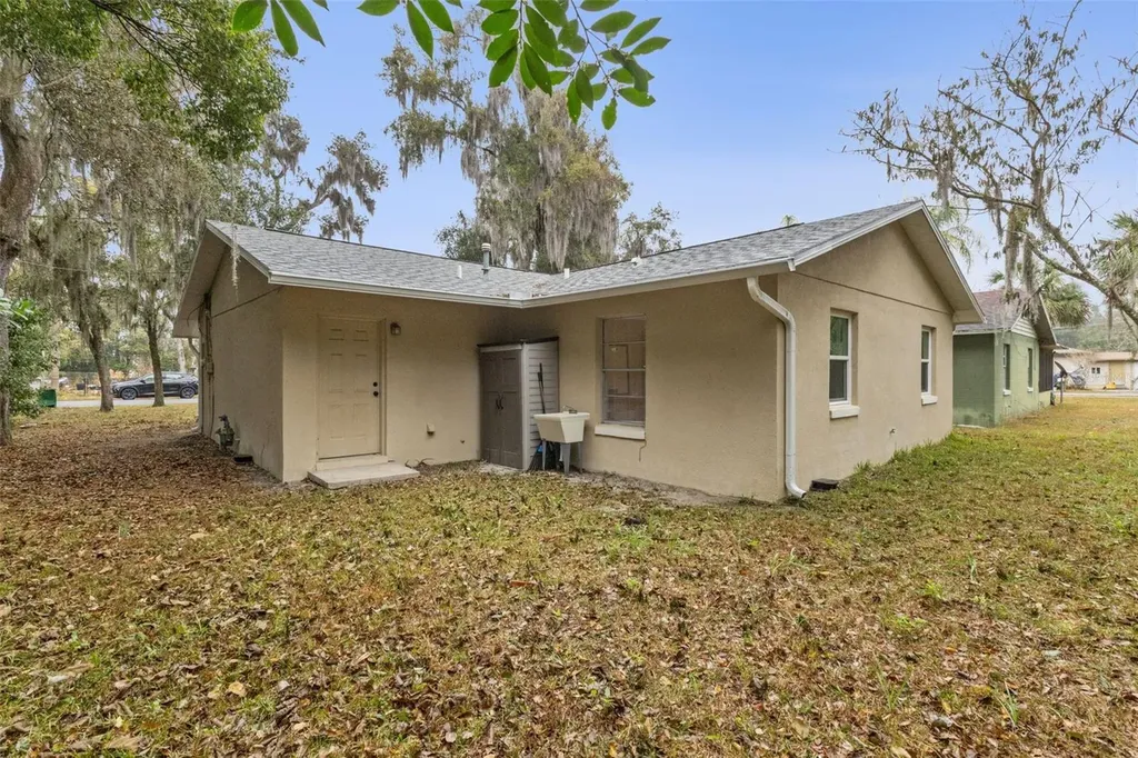 690 E Jackson Avenue Mount Dora FL 32757