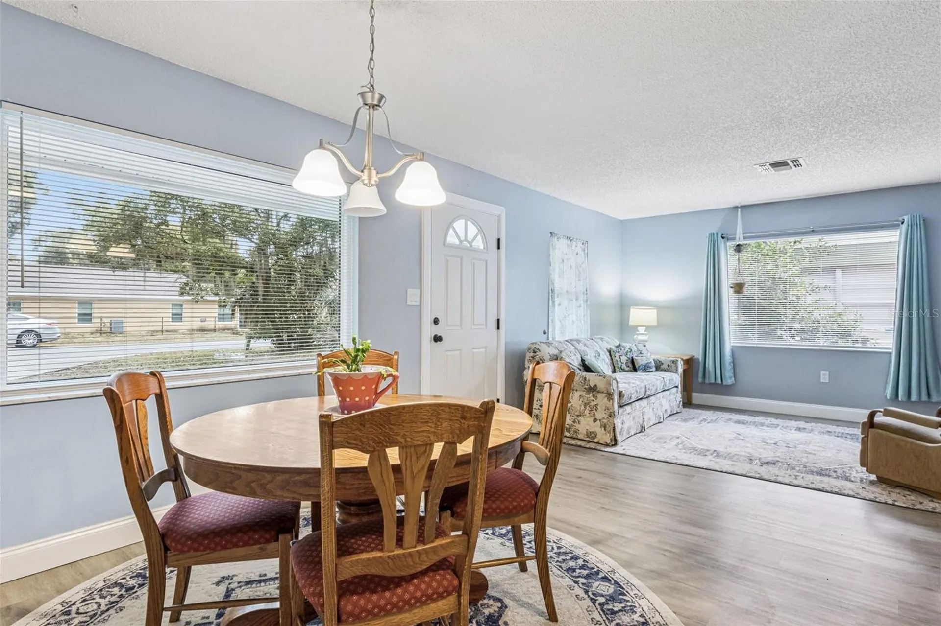 690 E Jackson Avenue Mount Dora FL 32757