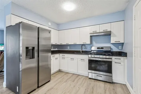 690 E Jackson Avenue Mount Dora FL 32757