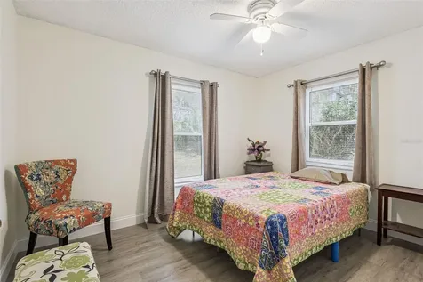 690 E Jackson Avenue Mount Dora FL 32757