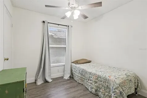 690 E Jackson Avenue Mount Dora FL 32757