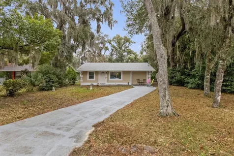 690 E Jackson Avenue Mount Dora FL 32757