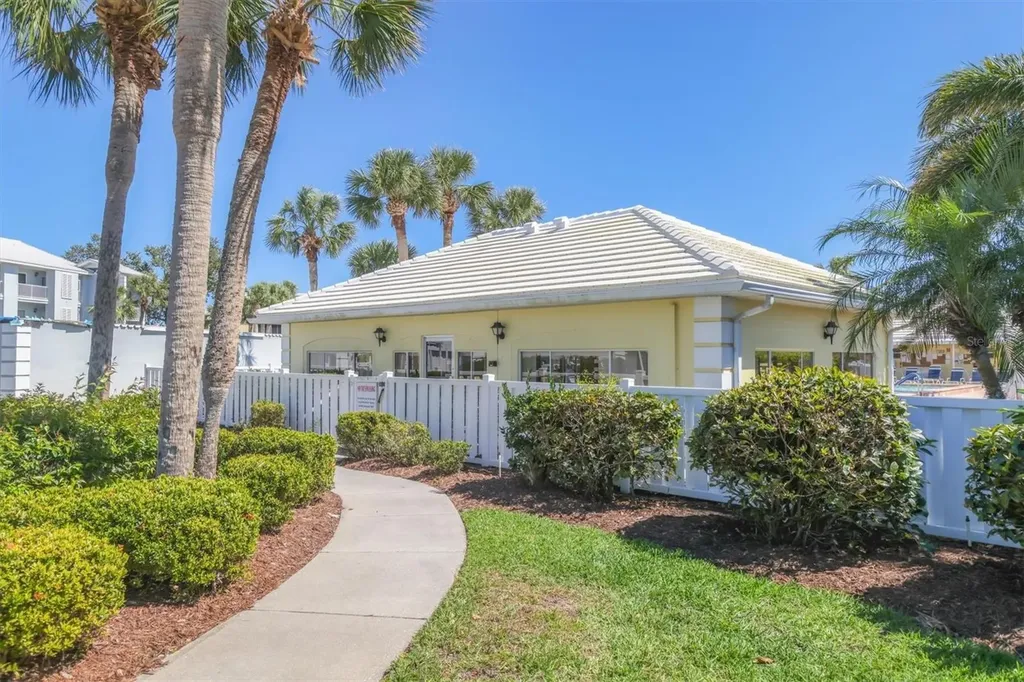 404 Cerromar Circle N Venice FL 34293