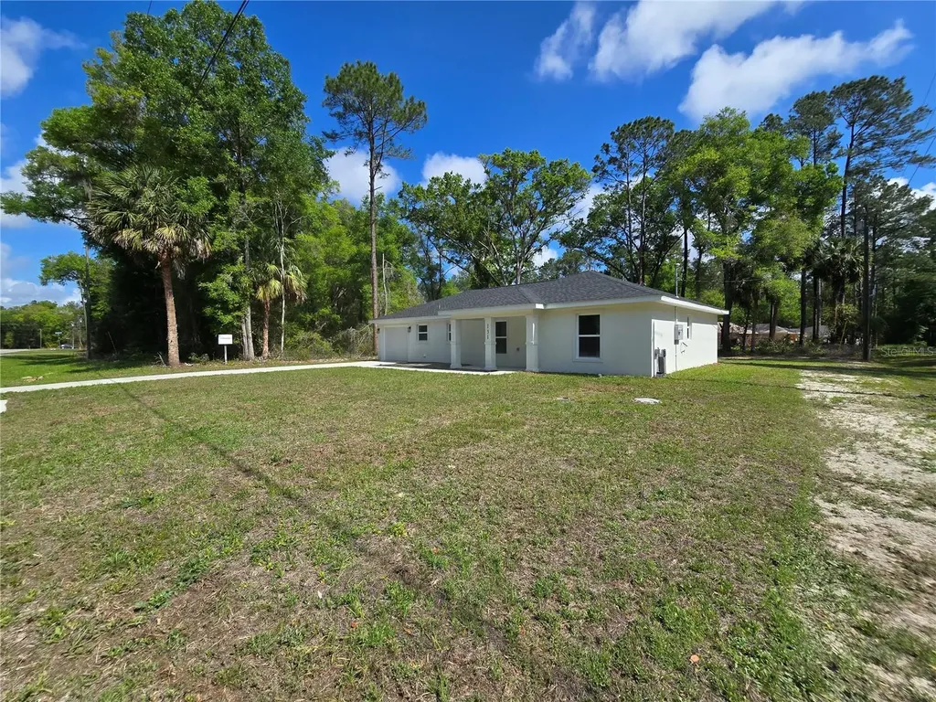 131 Fisher Road Ocklawaha FL 32179