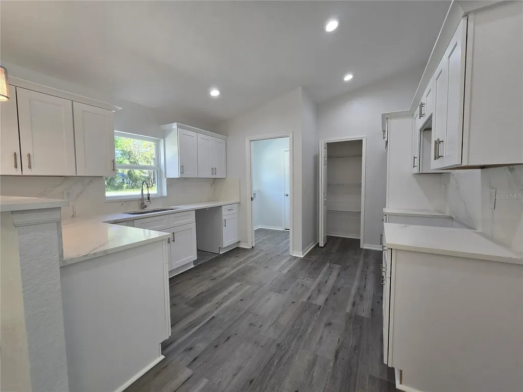 131 Fisher Road Ocklawaha FL 32179