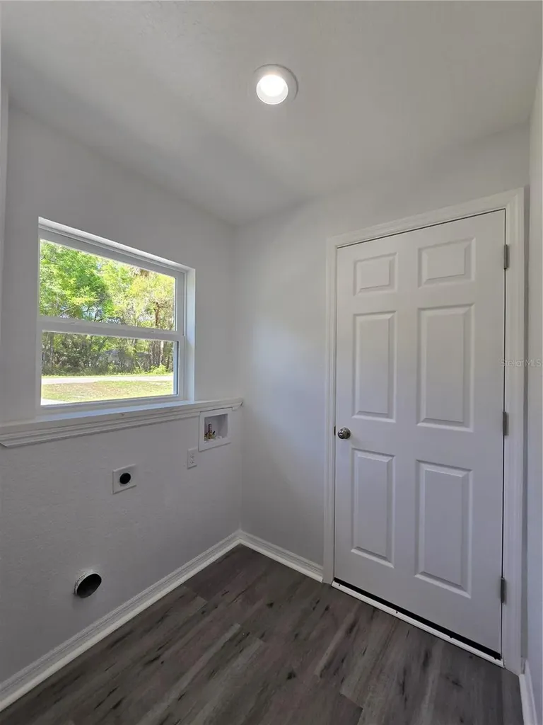 131 Fisher Road Ocklawaha FL 32179