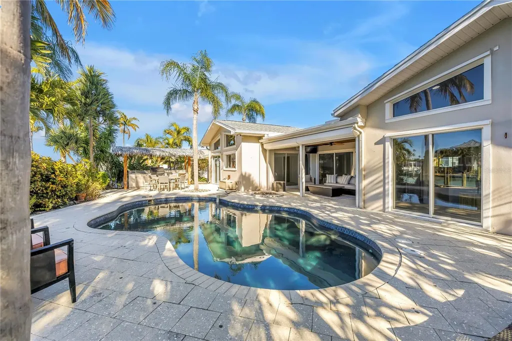 2890 Alton Drive St Pete Beach FL 33706