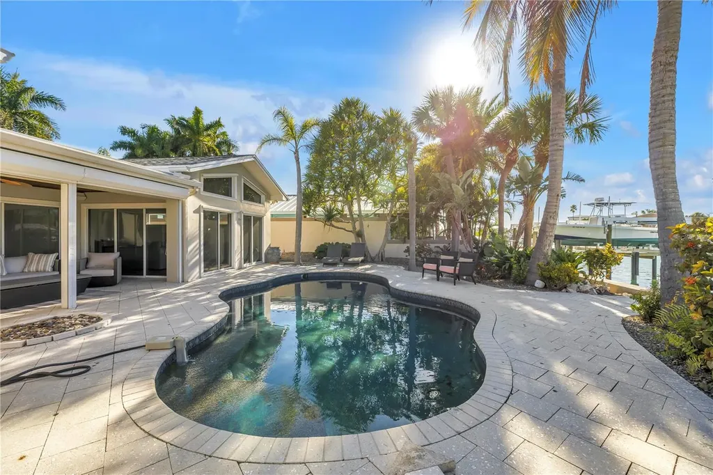 2890 Alton Drive St Pete Beach FL 33706