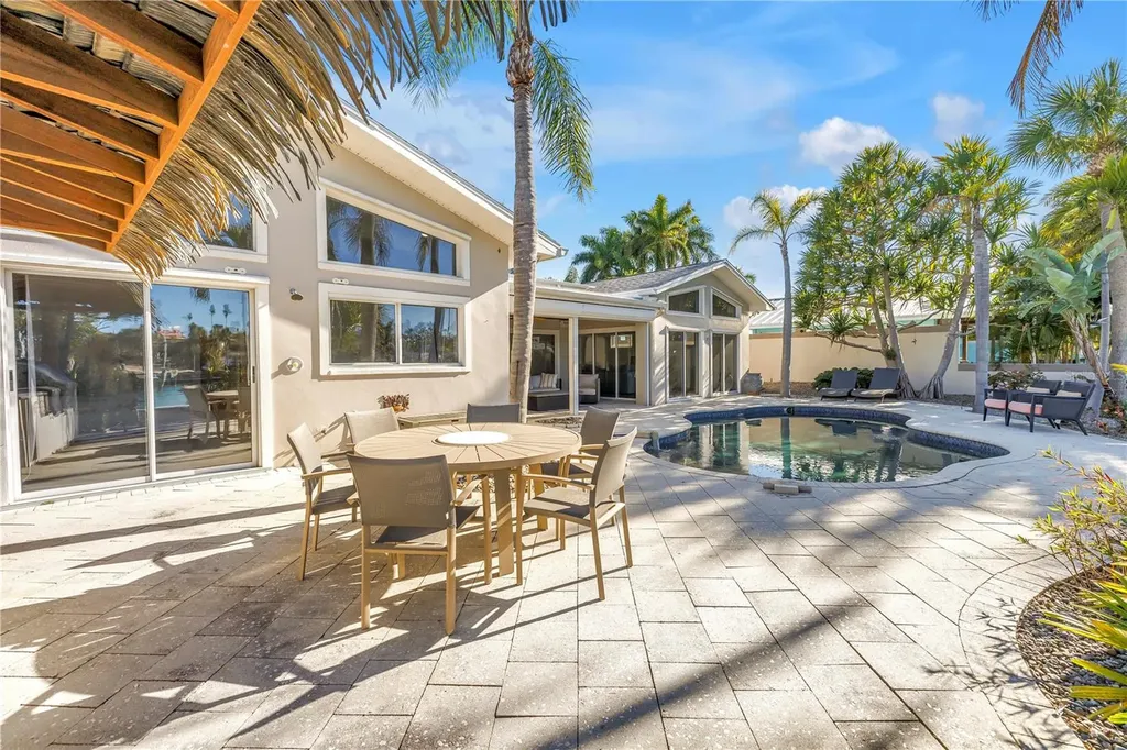 2890 Alton Drive St Pete Beach FL 33706