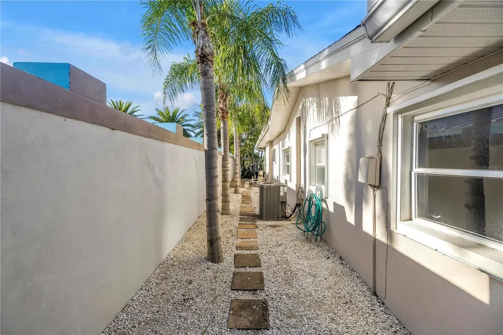 2890 Alton Drive St Pete Beach FL 33706