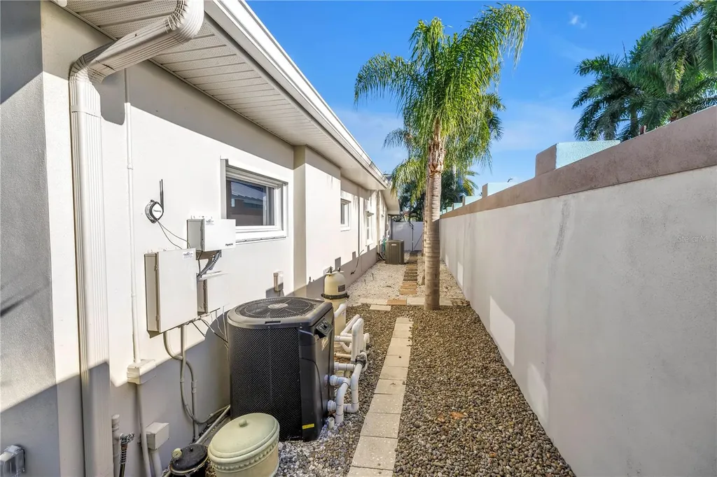 2890 Alton Drive St Pete Beach FL 33706