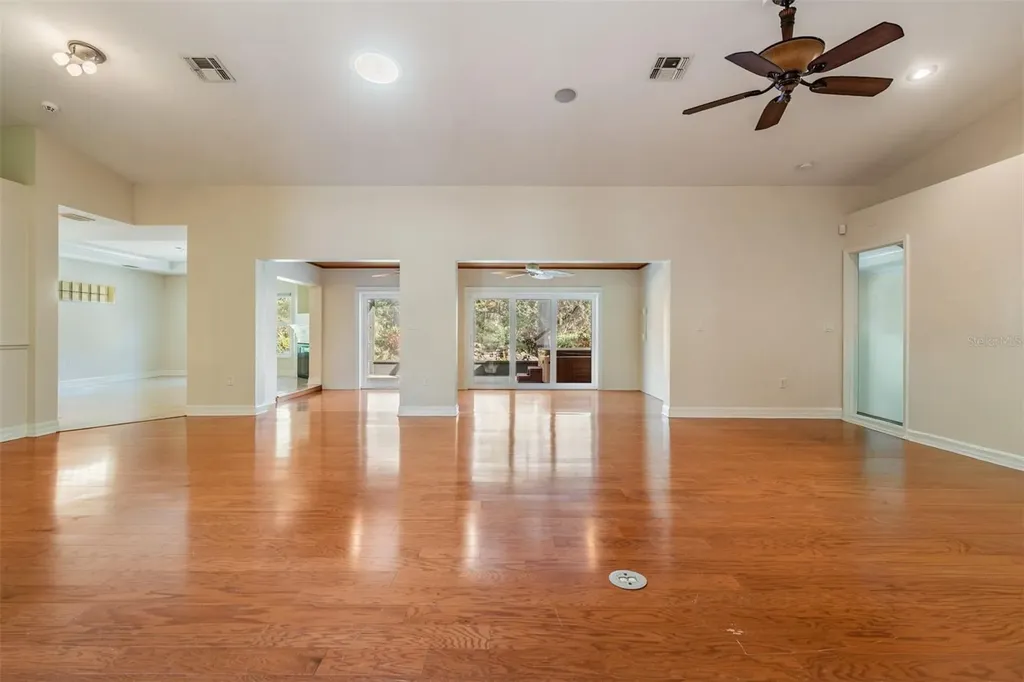 10133 Collar Drive San Antonio FL 33576