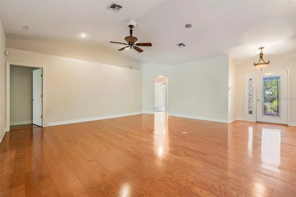 10133 Collar Drive San Antonio FL 33576