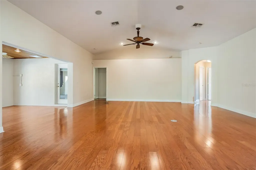10133 Collar Drive San Antonio FL 33576