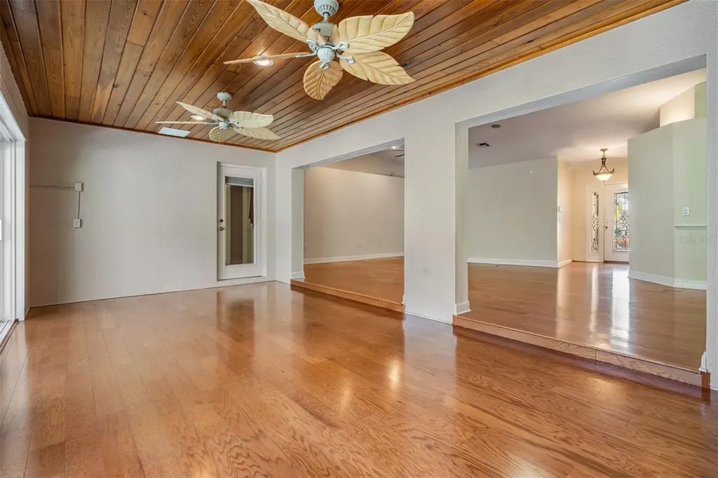 10133 Collar Drive San Antonio FL 33576
