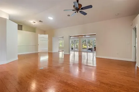 10133 Collar Drive San Antonio FL 33576