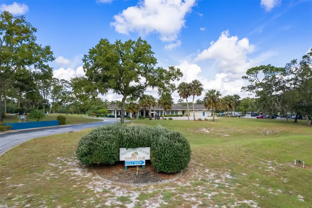 15 W Byrsonima Loop Homosassa FL 34446