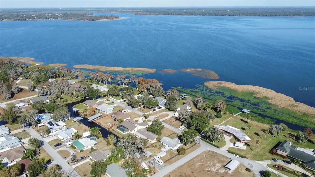 4742 Cypress Drive Lake Wales FL 33898