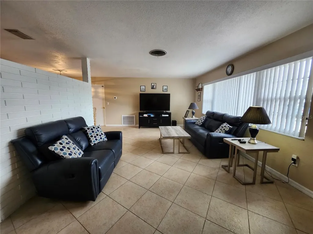 5700 30th Avenue N St Petersburg FL 33710