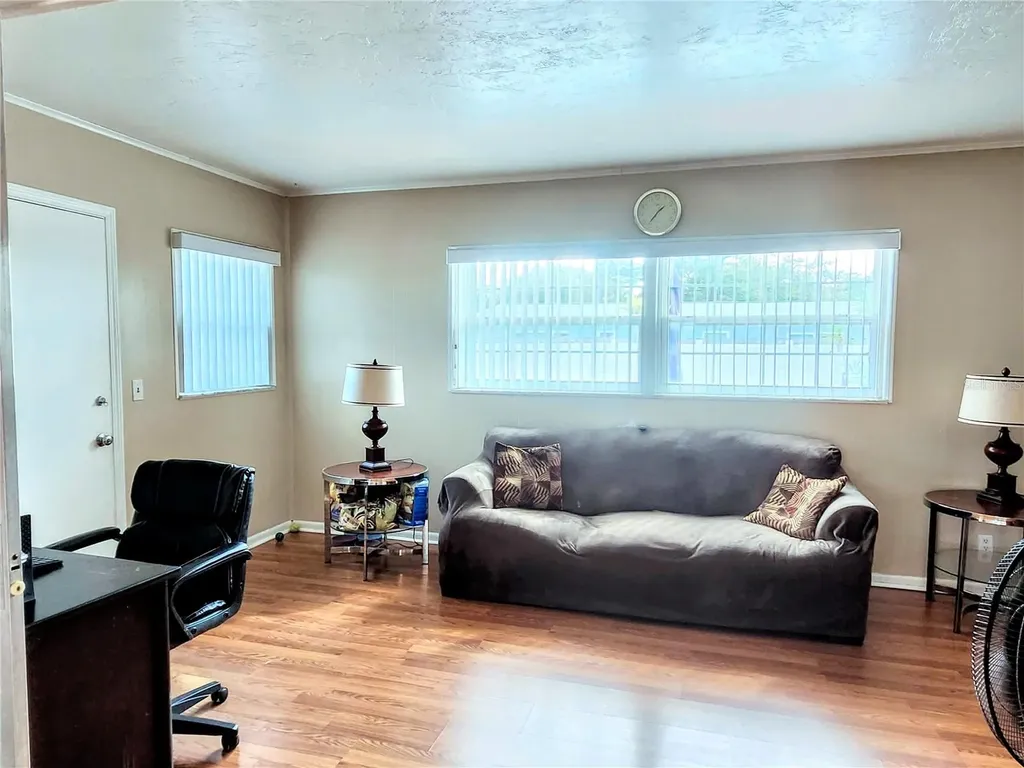 5700 30th Avenue N St Petersburg FL 33710