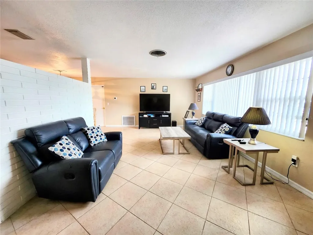 5700 30th Avenue N St Petersburg FL 33710