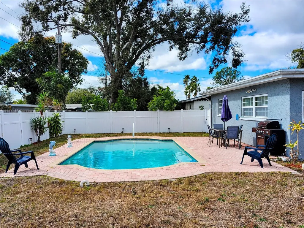 5700 30th Avenue N St Petersburg FL 33710