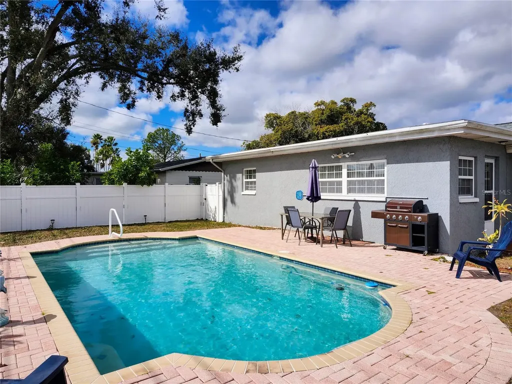 5700 30th Avenue N St Petersburg FL 33710
