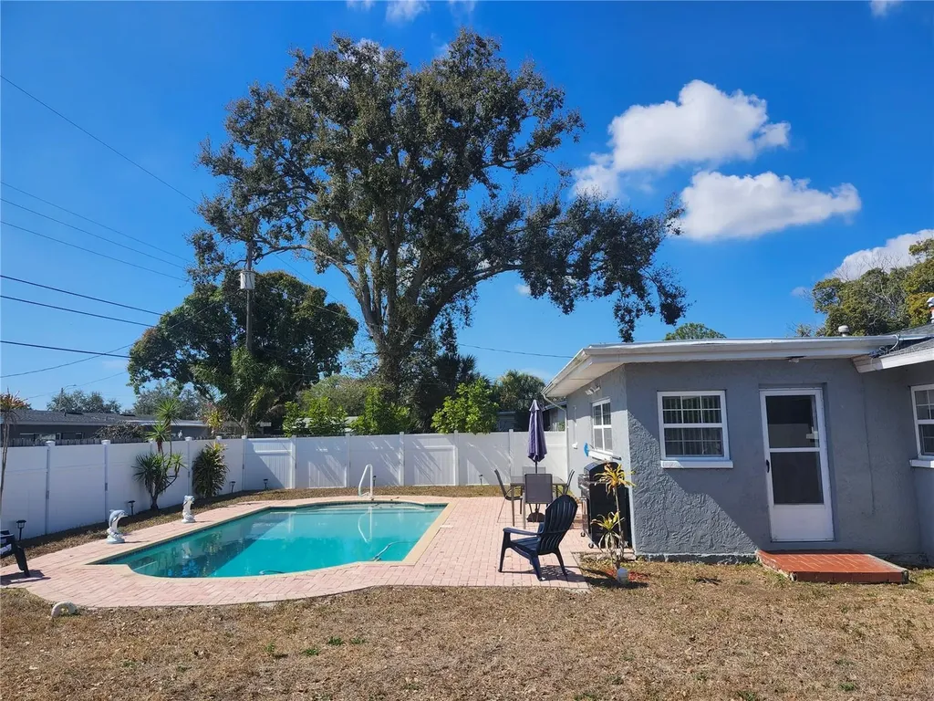5700 30th Avenue N St Petersburg FL 33710