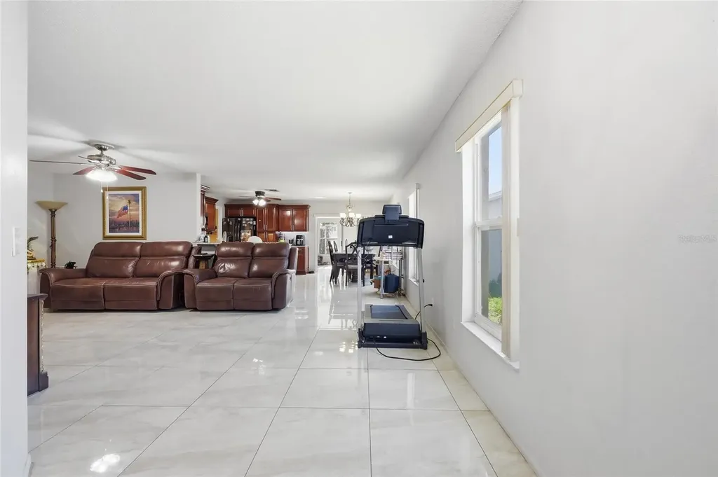 1123 Epson Oaks Way Orlando FL 32837