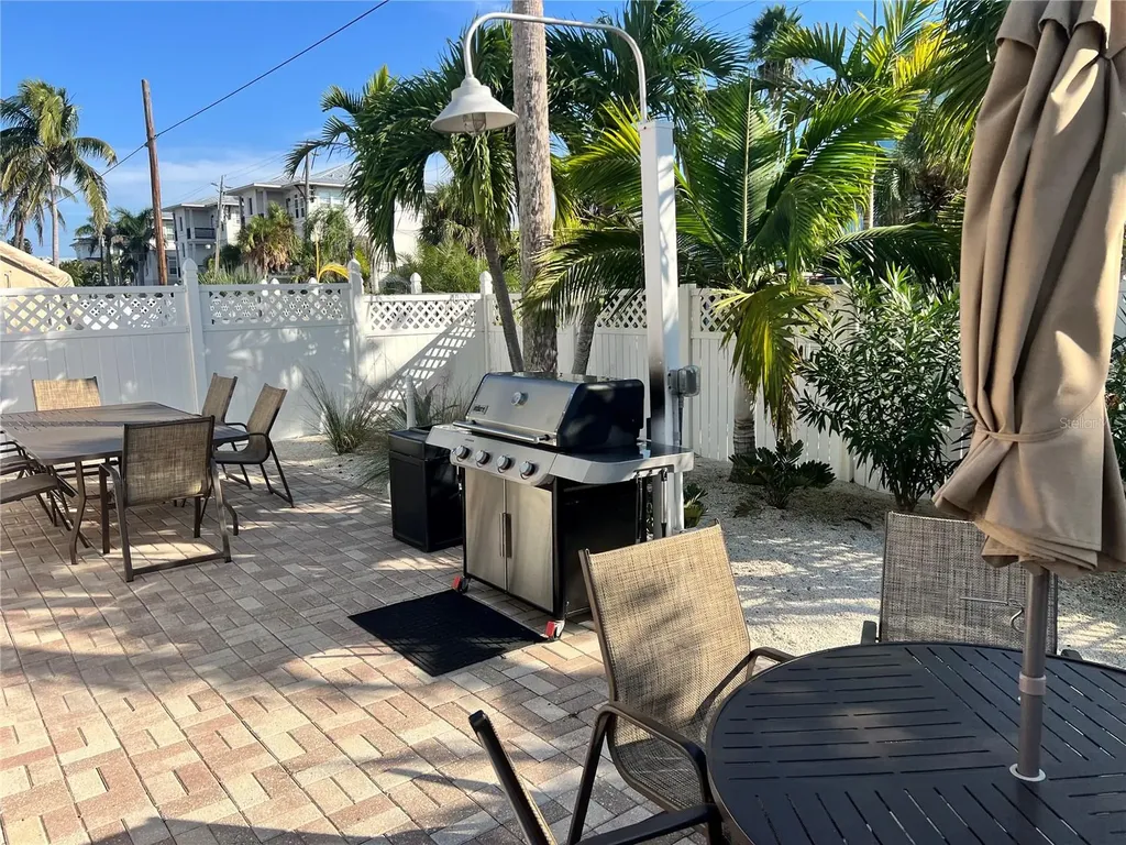 1001 Point Of Rocks Road Sarasota FL 34242