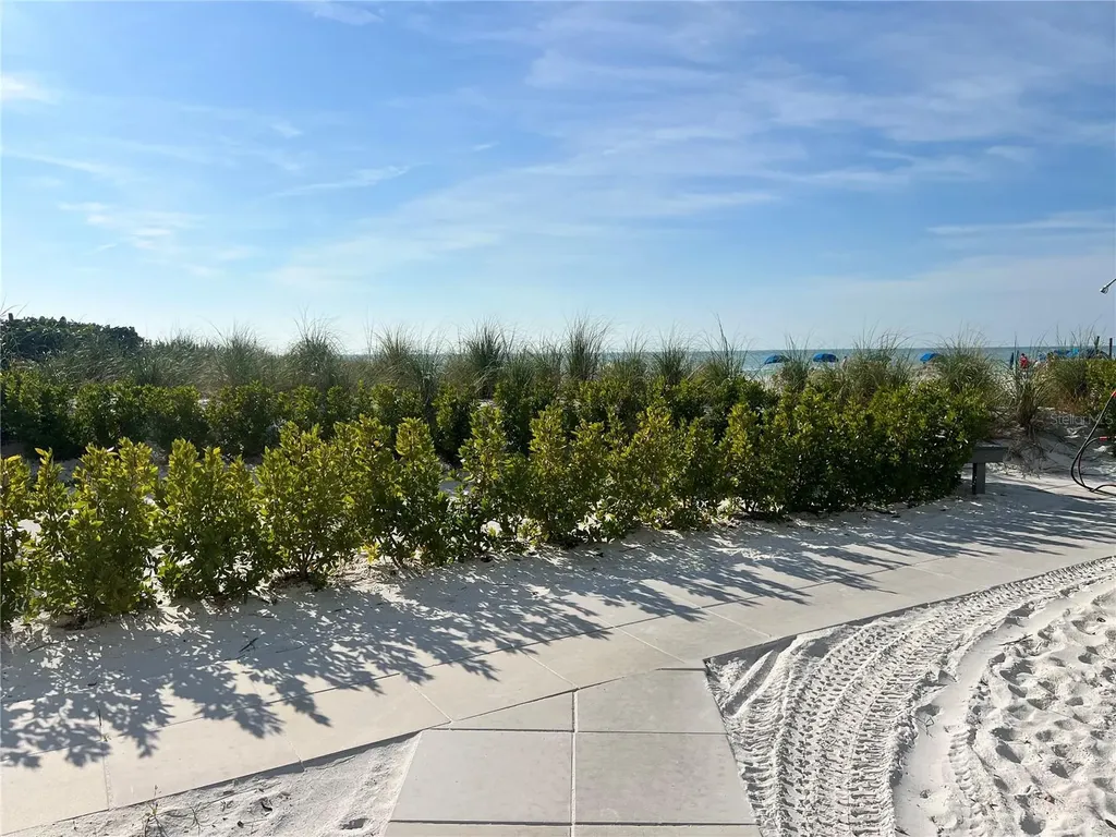 1001 Point Of Rocks Road Sarasota FL 34242