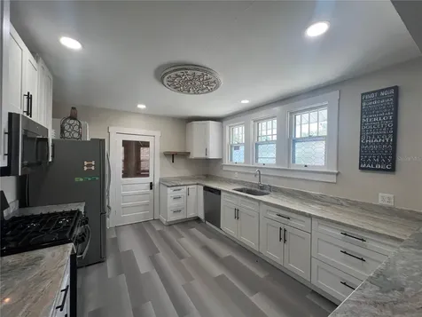 914 17th Street W Bradenton FL 34205