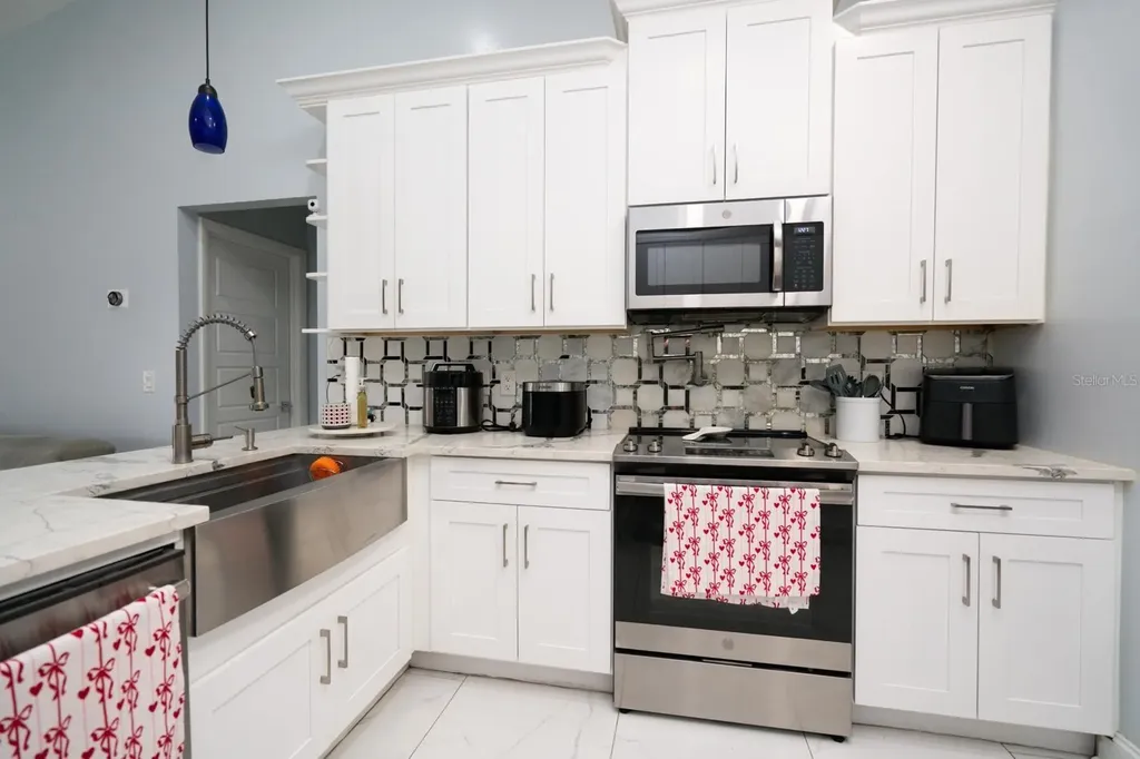 6502 Yellowhammer Avenue Tampa FL 33625