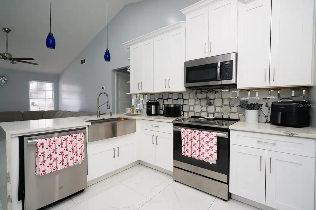 6502 Yellowhammer Avenue Tampa FL 33625