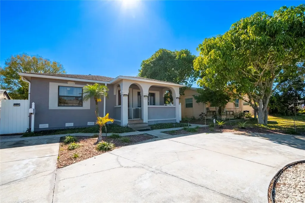 2300 37th Avenue N St Petersburg FL 33713