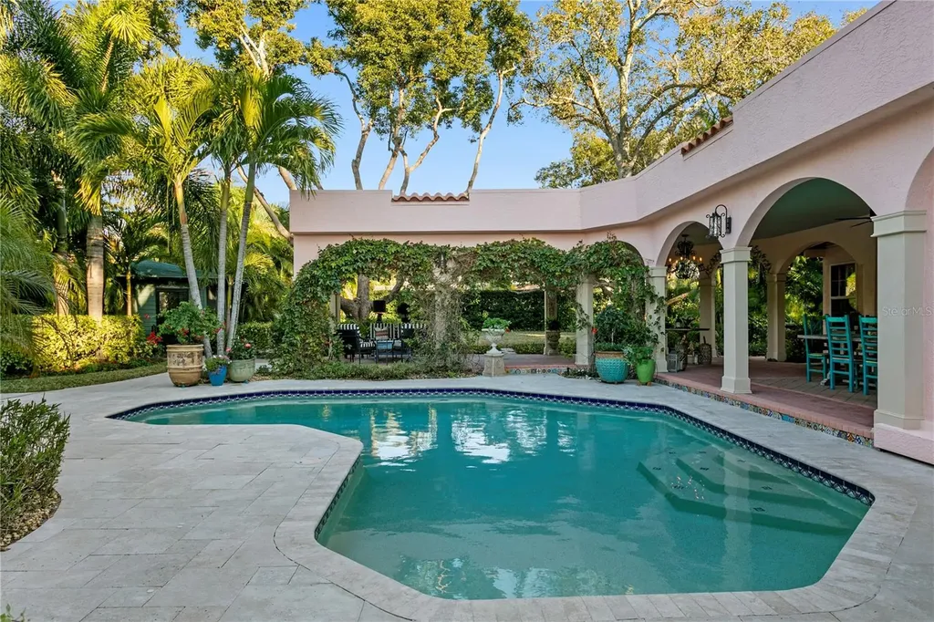 7211 3rd Avenue S St Petersburg FL 33707