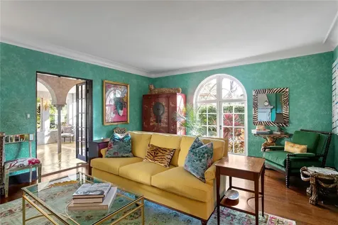 7211 3rd Avenue S St Petersburg FL 33707
