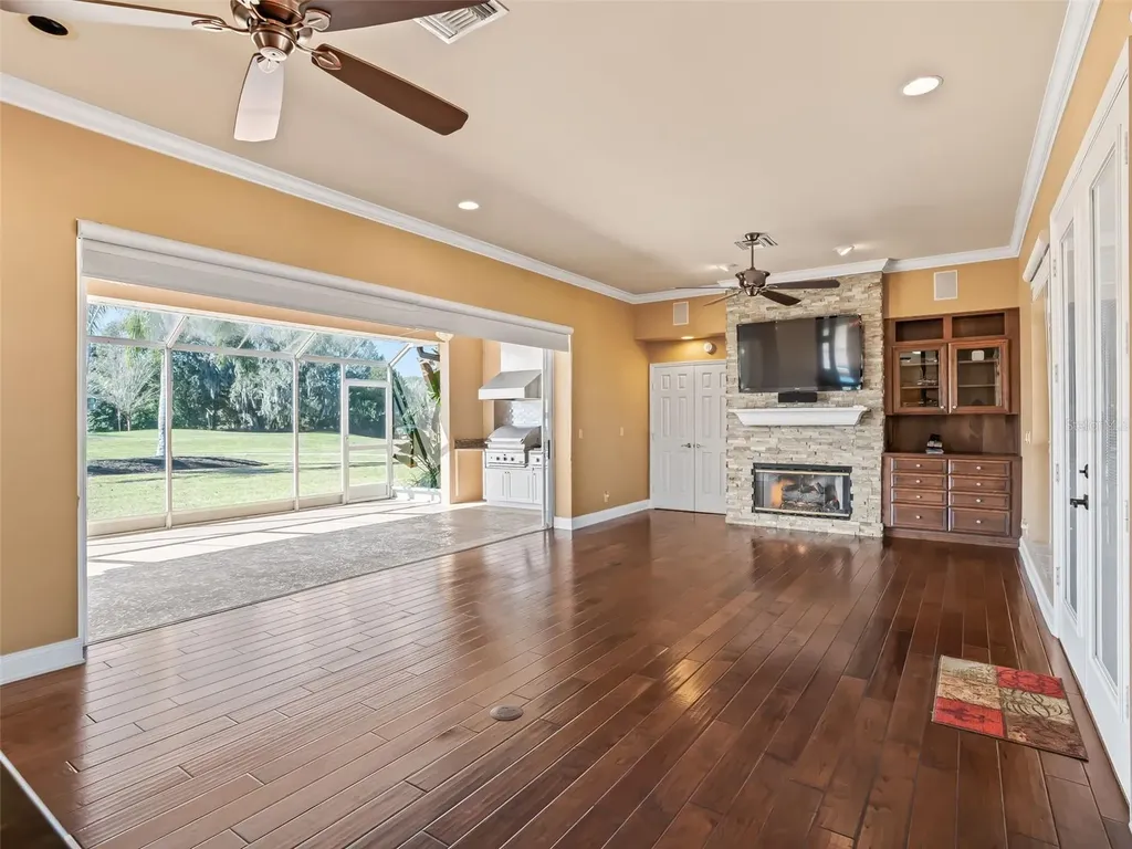 1412 Meadow View Way Lady Lake FL 32159
