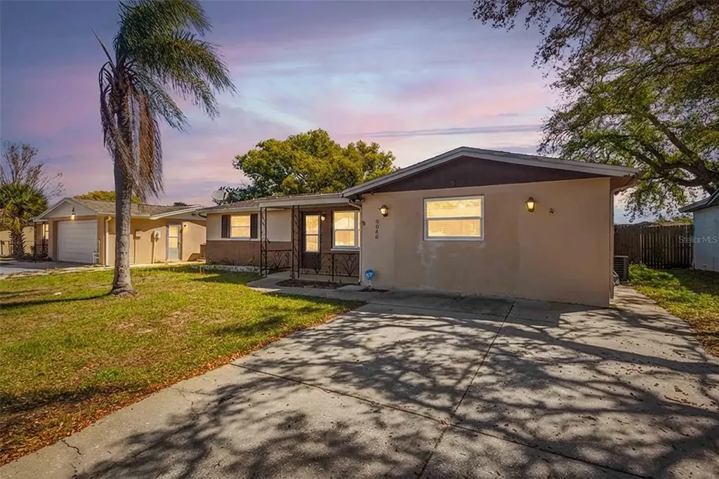9040 Lunar Lane Port Richey FL 34668