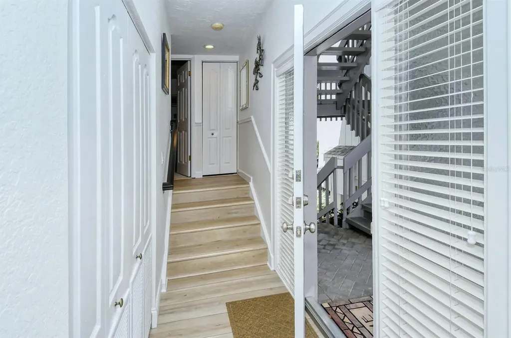 6047 E Peppertree Way Sarasota FL 34242