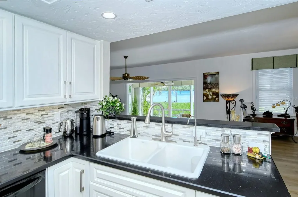 6047 E Peppertree Way Sarasota FL 34242