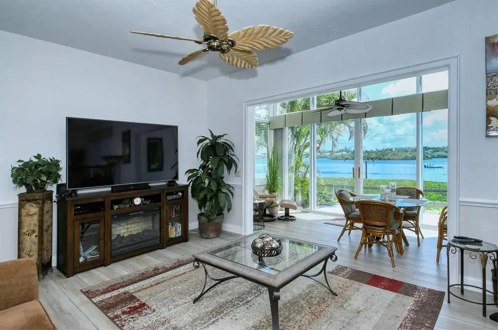 6047 E Peppertree Way Sarasota FL 34242