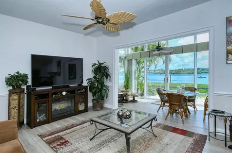 6047 E Peppertree Way Sarasota FL 34242