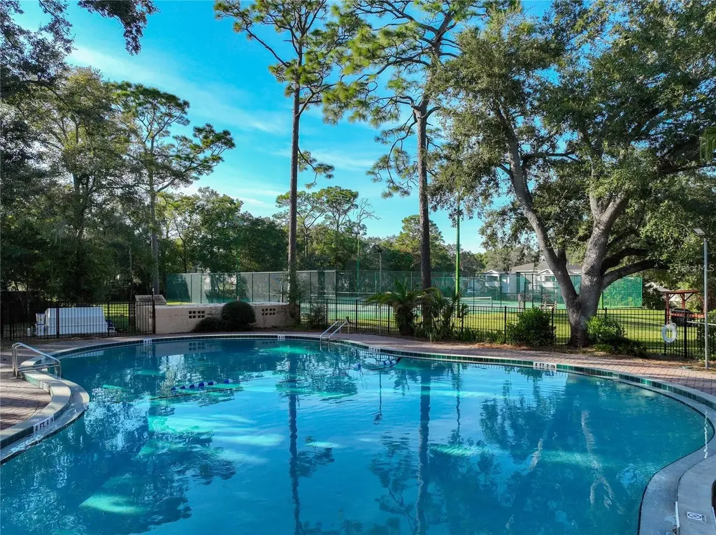 2860 N Powers Drive Orlando FL 32818